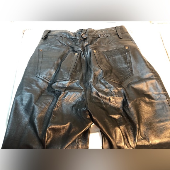 Straight cut, very narrow leather pants - Picture 3 of 8